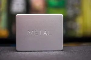 METAL box art