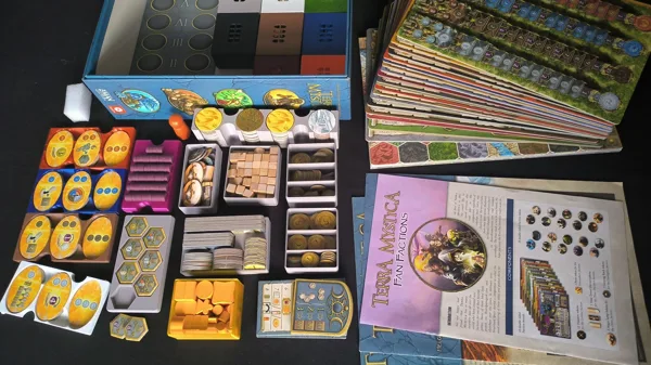 Terra Mystica + 1st exp + fan factions + promo town tiles insert