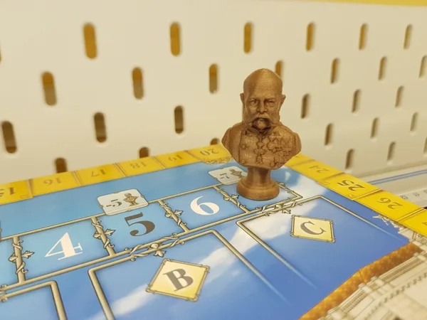 Grand Austria Hotel round track pawn