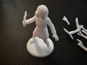 Final girl miniature, killer girl with knife