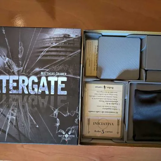 Watergate game insert and organizer