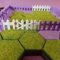 WDhex Meadow Tiles - picket fences