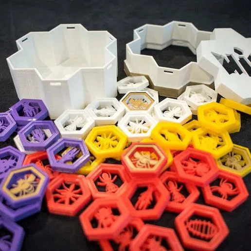 Hive Game box with logo extension