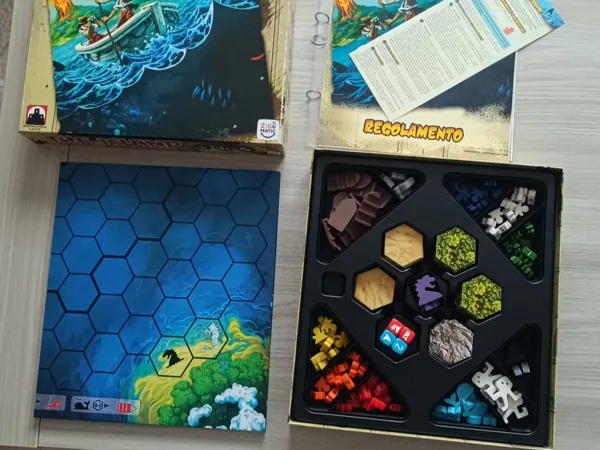Survive: Escape from Atlantis! The Island - Insert