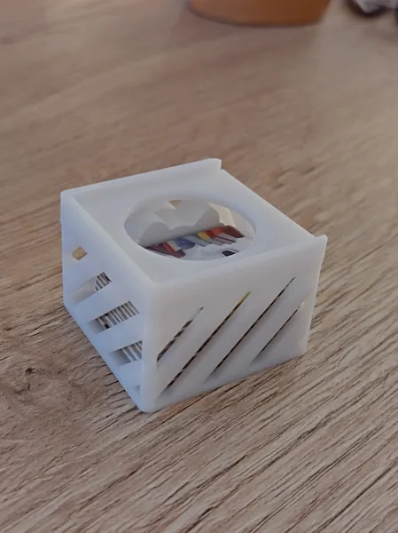 Dixit voting tokens case