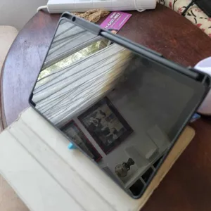 ingenious cell phone tablet holder