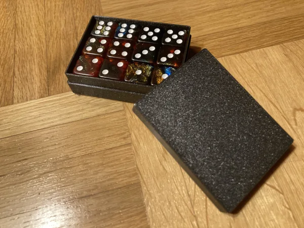 Dice box