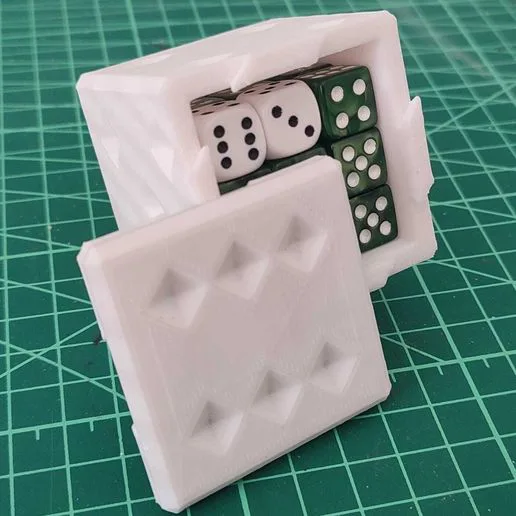 Dice box