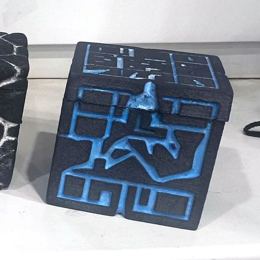Dice box