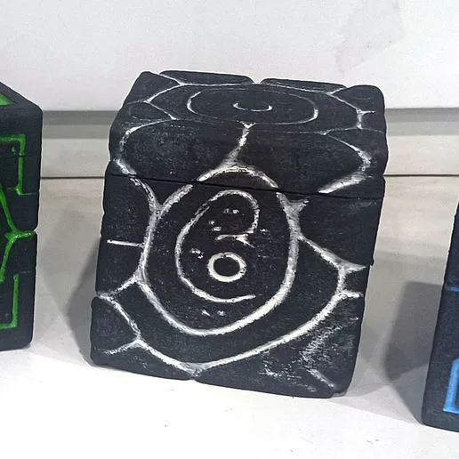 Dice box