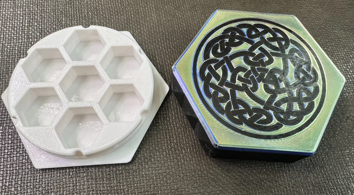 Blank Top Twist-lock Dice Box & Rolling Tray