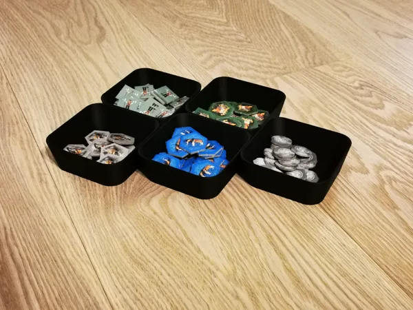 Simple, stackable multi purpose tray with lid