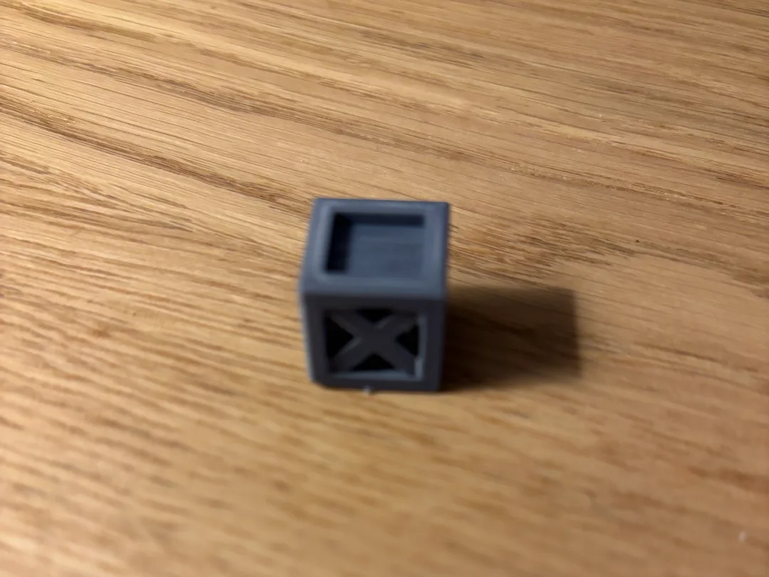 Simple Crate Miniature