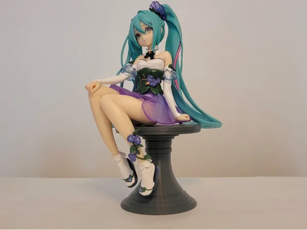 Elegant Stand for Figurine (No Support)