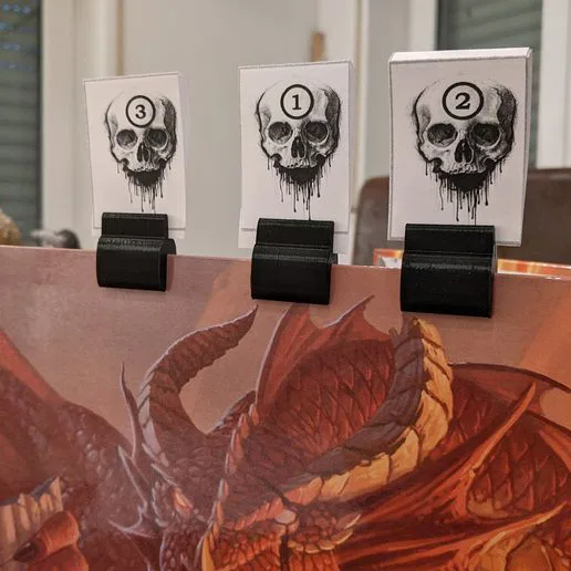 D&D simple Initiative tracker using starter set DM screen