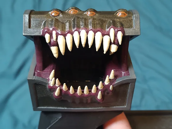 Mimic DM screen dice tower