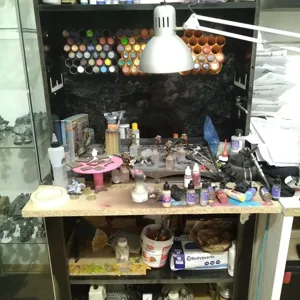 PAINT HOLDER