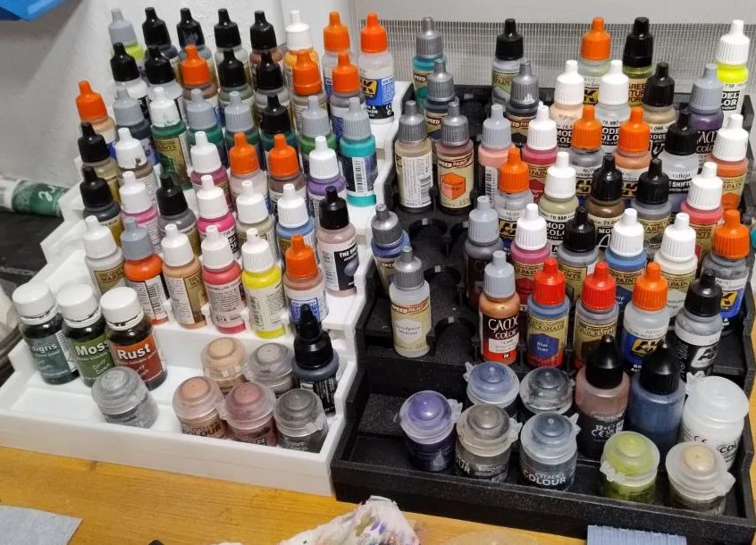Compact Paint Bottle Holder w/ Front Tray