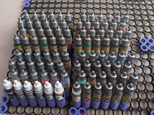 Multiboard/Pegboard 24 Bottle (25mm) Paint Holder with label cutout - For Vallejo, Army Painter, etc.