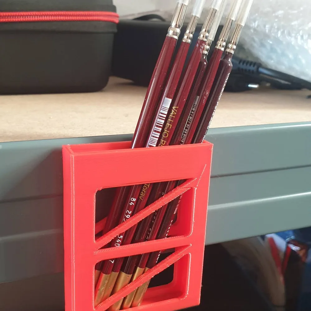 Paint brush holder