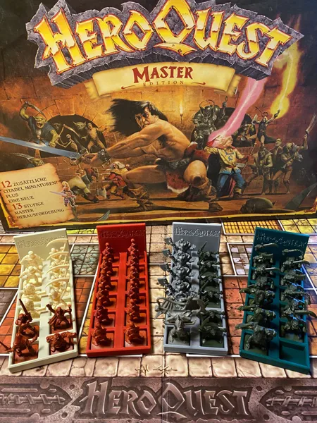 HEROQUEST Miniature Stand / Insert 2x6 (Figurenständer für Heroquest)