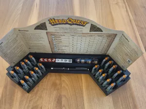 Heroquest Sichtschutzhalterung mit Fächern