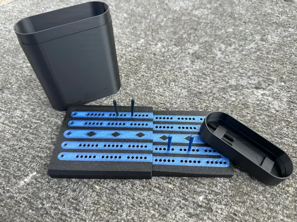 Mini stacking cribbage set - board, case, & pegs