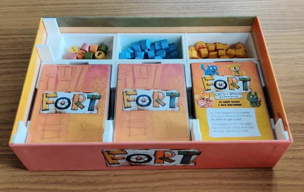 Fort Insert (with Cats and Dogs Expansion)