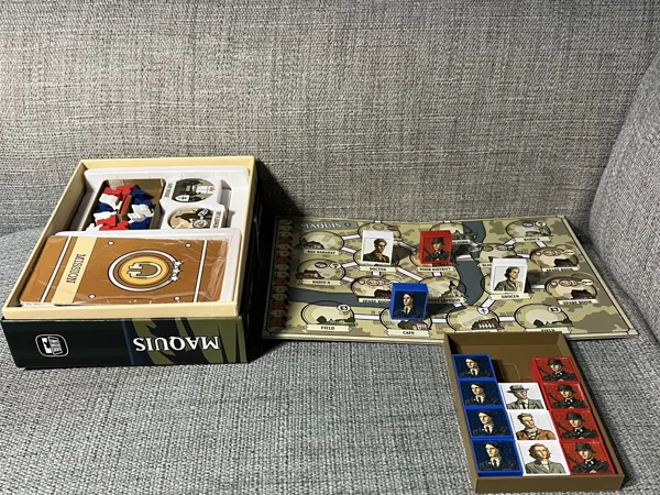 Maquis counters and tray