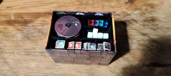 Gloomhaven: Buttons & Bugs Organizer Insert