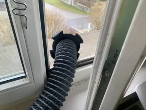 Hook for Creality Falcon 2 smoke evacuation pipe (ø 80mm)