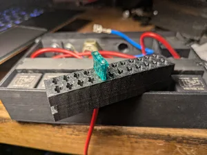 Fuse holder for atc midi flat fuses
