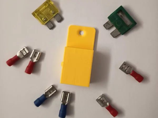 Fuse holder for cars and motorcycles