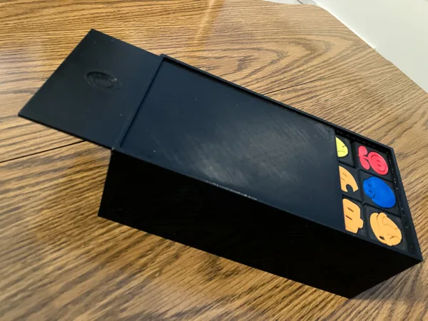 Easy-setup Qwirkle box