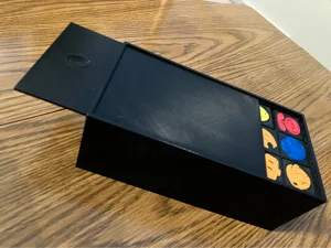 Easy-setup Qwirkle box