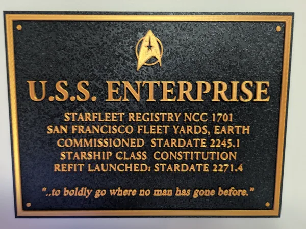 Star Trek - Enterprise 1701 Refit - Builder Plaque
