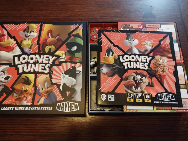 Looney Tunes Mayhem full game insert and organizer
