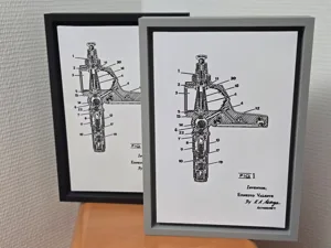 Floating Frame (perfect for DIN A4 sized pictures)