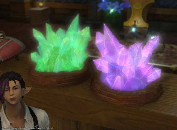 FFXIV Crystal Boule Cluster: A purple crystal housing item from the game Final Fantasy XIV