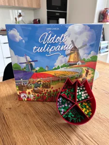 Tulip-shaped bowl for the game Windmill Valley