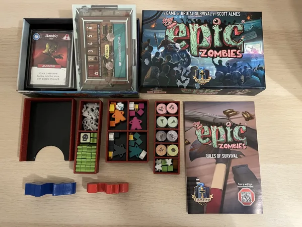 Tiny Epic Zombies (incl. Expansion) sleeved fit Inlay/Organizer