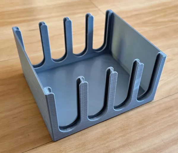 Karak - figurine holder / držák figurek