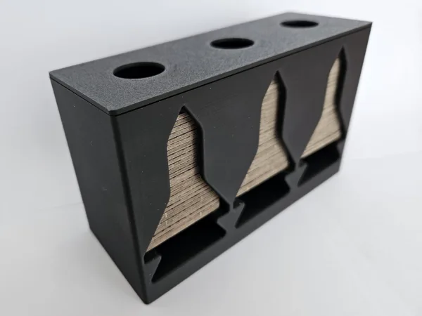 Karak card holder