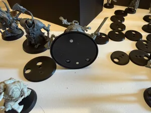 Inserts to add magnets to Games Workshop miniature bases (Warhammer Quest)