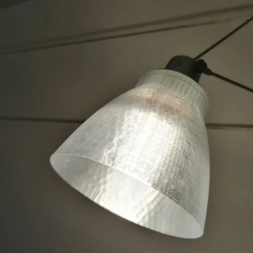 Replacement lampshade for spotlight on stretched wires