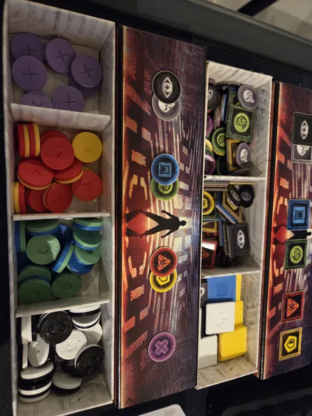 Deckers tokens
