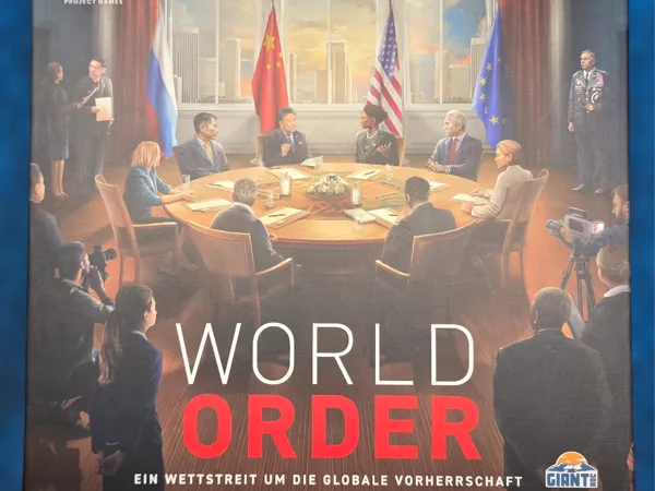 World Order Insert Retail + 2 Expansion + Terrain