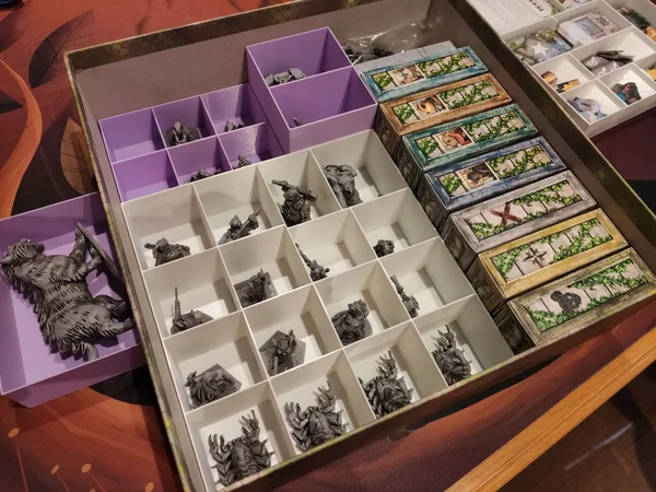 Aftermath insert organizer board game. Tras la caida.