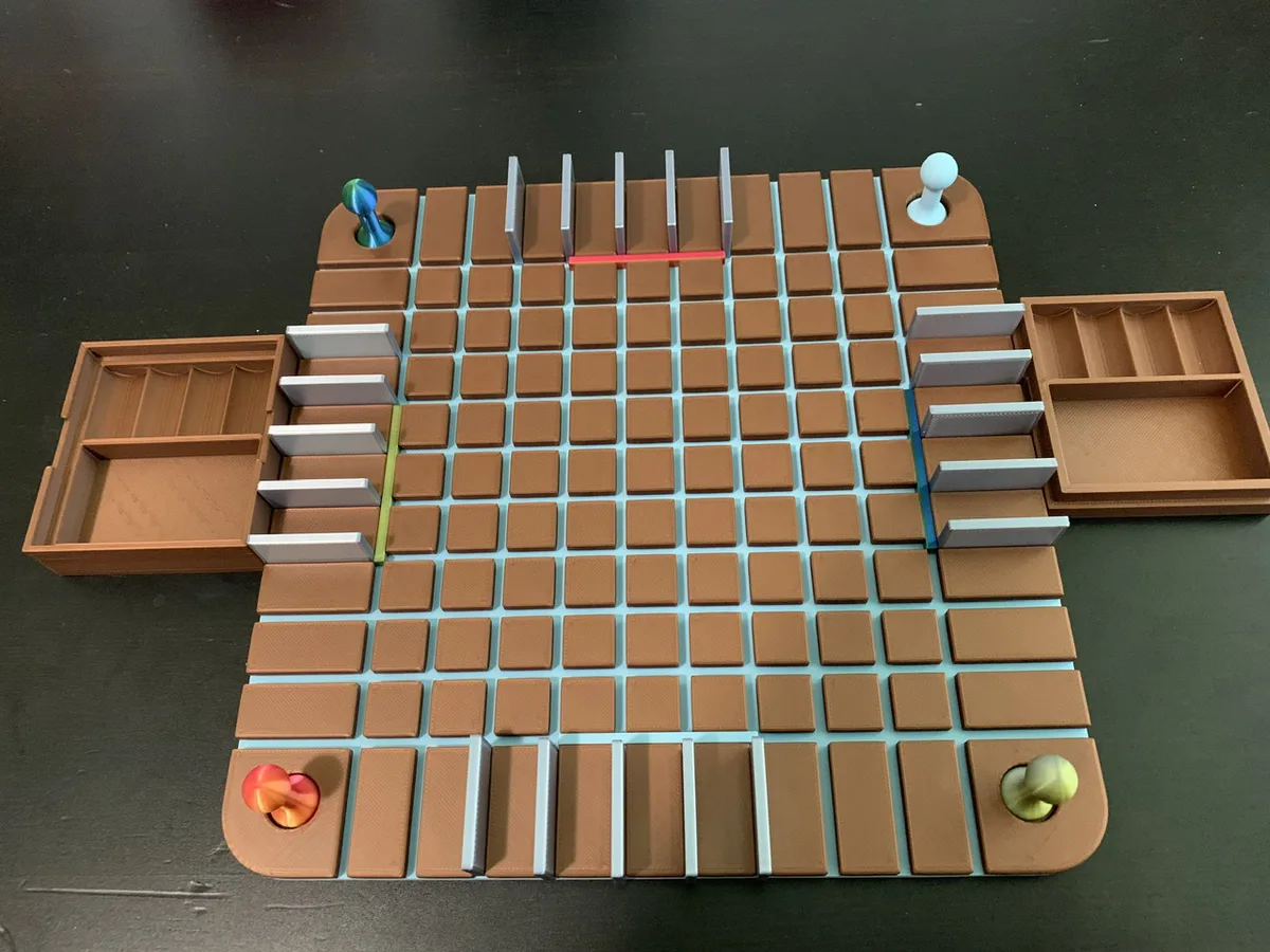 4 Player Quoridor with storage