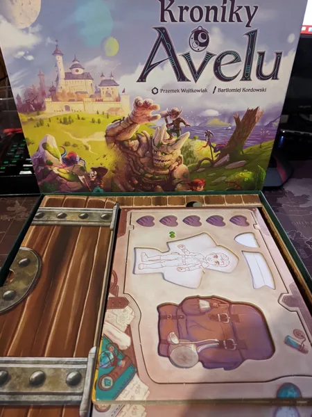 Chronicles of Avel - insert